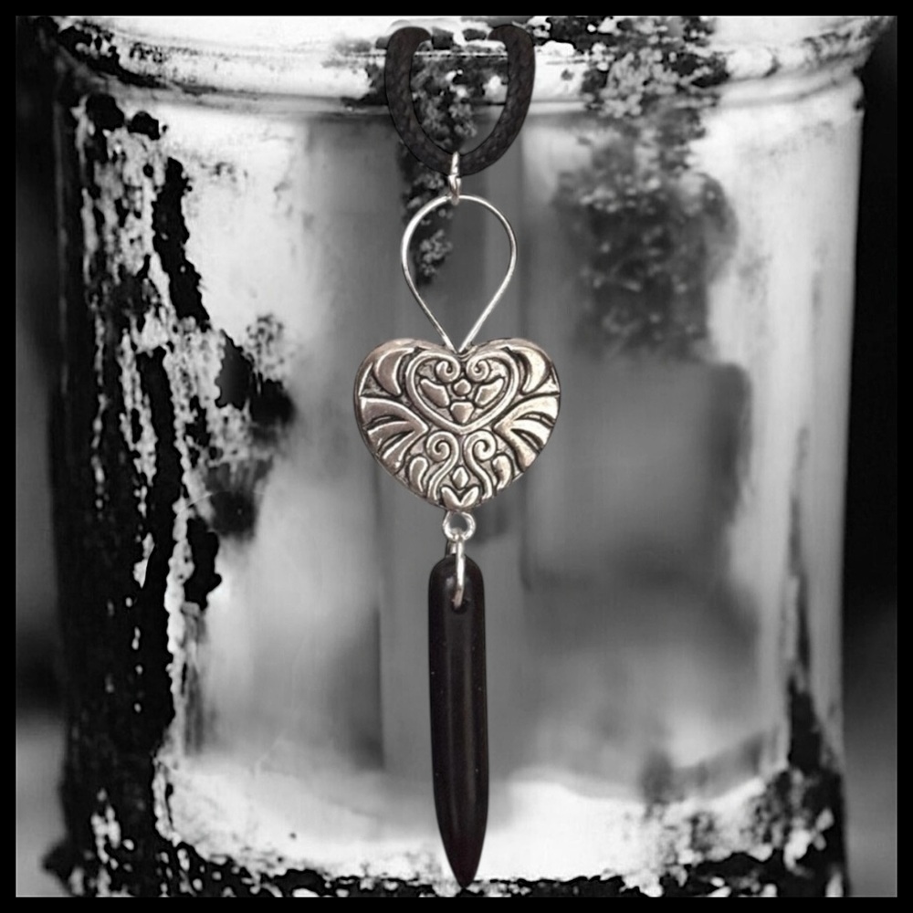 5 For $25💫Silver Winters Heart With a Black Spike Necklace